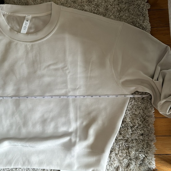 Perfectly Oversized Cropped Crew - Picture 10 of 11